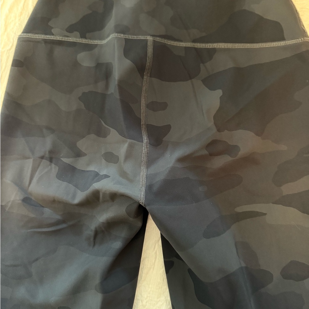 ALO Yoga Black Camo Shorts - Picture 5 of 5